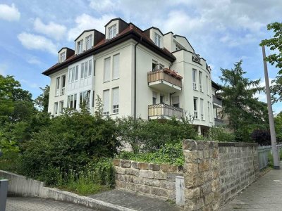 Preußisches Viertel: Helle 4-Zimmer Wohnung im ersten Obergeschoss mit Balkon und Lift