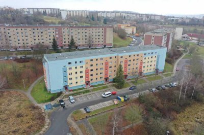 2-Zi-Wohnung mit Balkon und mit Einbauküche und Kühlschrank