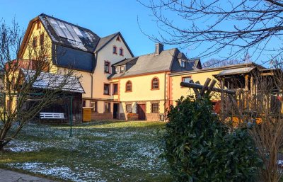 Großzügiges Zweifamilienhaus in Drebach