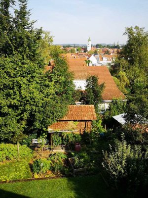 Zweifamilienhaus mit herrlichem Garten in Lauflage zur Altstadt