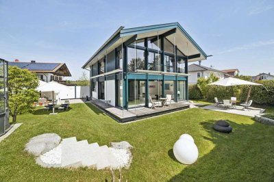 Exklusives Wohnhaus am Chiemsee: Modernes Design trifft auf mediterranen Luxus