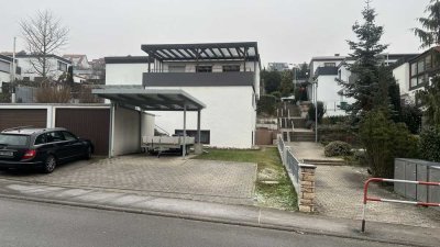 Gepflegtes 4,5-Zimmer-Reiheneckhaus mit neuer Einbauküche in Holzgerlingen,