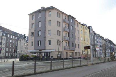 Renovierte 2 Zi-Whg. mit Wohnküche, Wannenbad & Balkon im 1. OG im Herzen von D`dorf-Bilk!