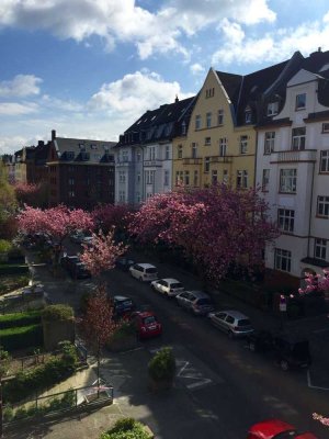 „Teilmöbliertes Wohnen mit Single-Küche in Düsseldorfs bester Lage nahe dem Rheinpark"