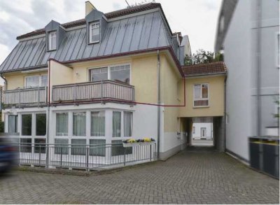 Modernisierte, zentral gelegene 3-Zimmerwohnung  mit Balkon und Stellplatz