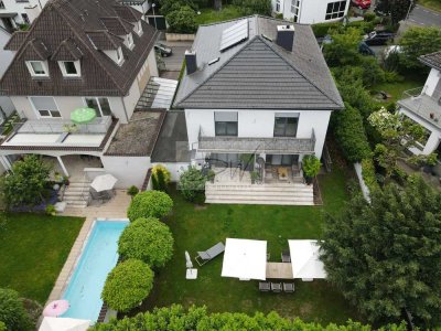 LUXURIÖS SANIERTE VILLA MIT KAMIN IN RUHIGER & REPRÄSENTATIVER LAGE