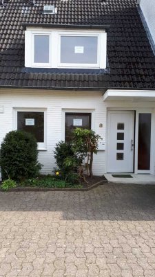 REDUZIERT-PROVISIONSFREI Komplettsan. Mittelreihenhaus m. Balkon, Terr., Garten, KFZStellpl.u.Garage