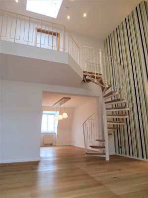 Stilvolle hochmoderne 4,5-Zimmer Maisonette-Wohnung mit EBK