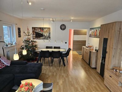 Gepflegte 3,5-Raum-Wohnung mit Balkon, Garagenstellplatz und EBK in Pforzheim/Würm