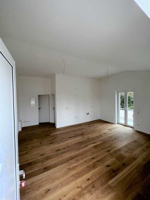 Modernes Wohnen mit Charme – Kernsanierte 2-Zimmer-Wohnung mit Balkon in Dillingen an der Donau