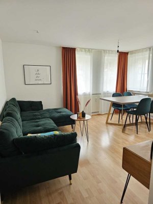 Helle, freundliche 
und gemütlich geschnittene 
2 Zimmer Erdgeschoss 
Wohnung sucht neue Mieter/i