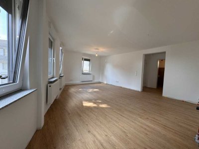 NEU ## Kernsaniert 2,5 Zimmer WG *51m/2* + Einbauküche + Vinylboden + Gehoben