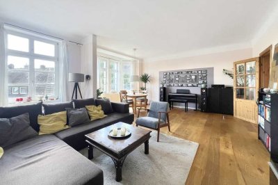 Für Altbauliebhaber: Sanierte 4-Zimmer Altbauwohnung + zusätzliche 90 m² Dachgeschoss