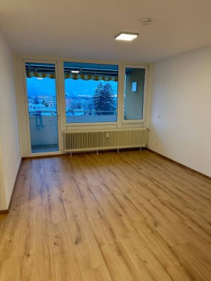 Frisch sanierte, wunderschöne Einzimmerwohnung mit Balkon in Top-Lage - Elisabethstraße