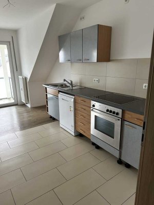 Moderne, hochwertige 3-Zimmer-Dachgeschosswohnung mit Balkon