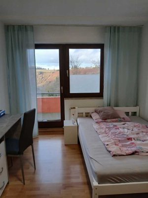 Exklusive 1-Zimmer-Wohnung mit Balkon und EBK in Trier