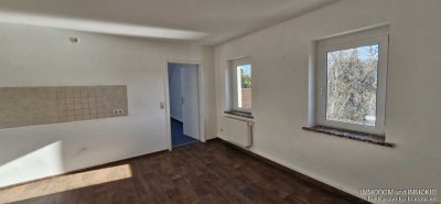 3-Raum-Wohnung in Stangengrün mit Garten & 2 PKW-Stellplätze zu vermieten!