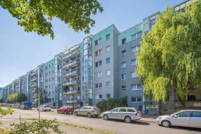 Sanierte Familienwohnung mit Balkon und Aufzug wartet auf Sie!