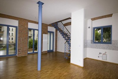 Besonderes Wohngefühl: Loft-Maisonette im Bach-Viertel