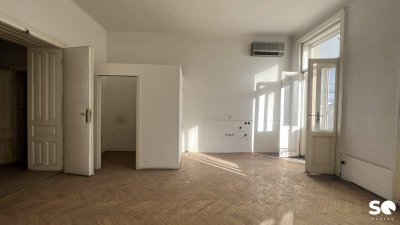 #SQ - SANIERUNGSBEDÜRFTIGER STILALTBAU MIT BALKON - MARIAHILFERSTRAßE / TOP 23