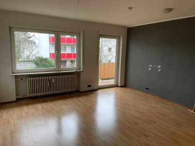 Ansprechende 3-Raum-Wohnung mit EBK und Balkon in Rodgau