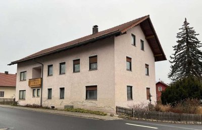 Sanierungsbedürftiges Wohnhaus mit Baugrundstück in Waffenbrunn