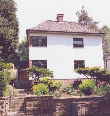 Sonnige zwei Zimmer Wohnung mit großer Wohnküche und Gartennutzung