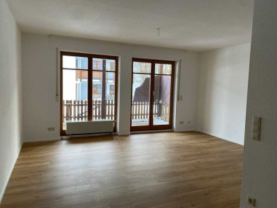 1,5 Zimmer Single Wohnung mit Terrasse, Küche, Keller, TG