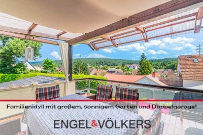 Familienidyll mit großem, sonnigem Garten und geräumiger Doppelgarage!