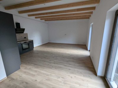 Erstbezug mit Einbauküche: 2-Raum-Loft-Wohnung in Hetzles