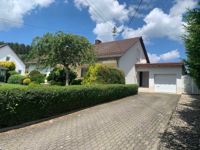 Sehr gepflegtes Wohnhaus mit Terrasse und großem sonnigen Garten in Ehekirchen zu verkaufen!