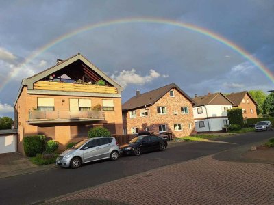 Schöne Dachgeschosswohnung im 2-Familienhaus zu vermieten.