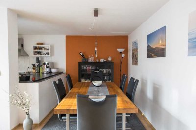 Geschmackvolle 3,5-Zimmer-Maisonette-Wohnung mit Balkon und EBK in Bondorf