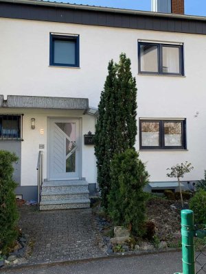 Freundliches und saniertes 5-Zimmer-Reihenhaus mit gehobener Innenausstattung und EBK in Ingersheim