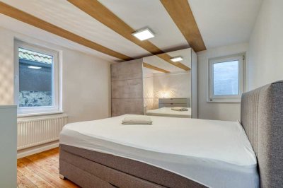 Möbliertes Wohnen auf Zeit: Hochwertige 1,5-Zimmer-Wohnung im Herzen der Ettlinger Altstadt