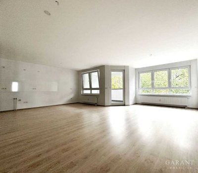 *** Neuwertige 3-Zimmer-Wohnung mit Balkon und zwei Stellplätzen ***