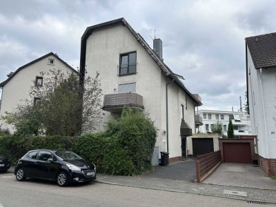 Moderne Dachstudio-Maisonette mit Kamin in Frankfurt-Eschersheim!