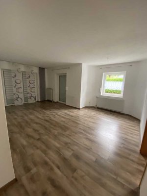 Günstige 2-Zimmer-Wohnung mit Einbauküche