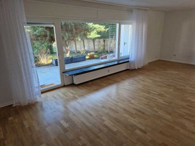 Exklusive, modernisierte 4-Raum-EG-Wohnung mit Einbauküche in Linkenheim-Hochstetten