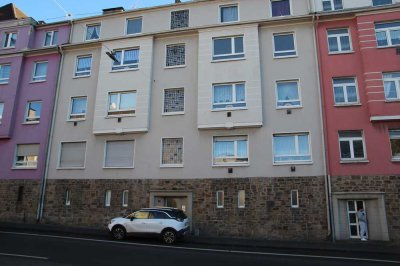 Geräumige, renovierte 3-Zimmer-Wohnung mit Balkon in zentraler Lage provisionsfrei zu vermieten