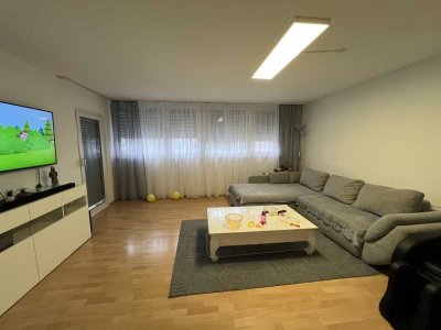 Großzügige 5-Zimmer-Wohnung mit Balkon und Stellplatz – Ideal für Familien!