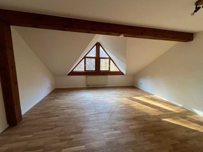 Schöne 3-Raum-DG-Wohnung mit Balkon in Starnberg