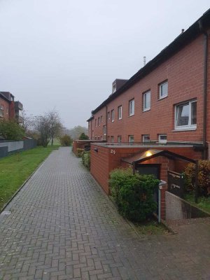 Ansprechende und gepflegte 3-Raum-Wohnung mit Balkon, Photovoltaik, komplett saniert in Sarstedt