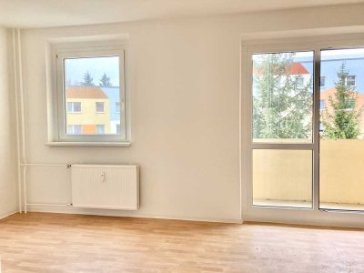 4-Zimmer, Küche, Bad, Balkon + kostenloser Service