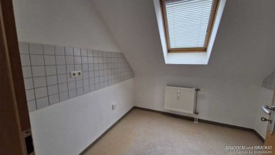 Singlwohnung *** Dachgeschoss*** in Saupersdorf zu vermieten