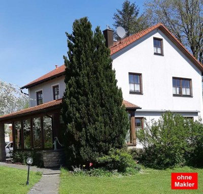 Gepflegtes Ein-/Zweifamilienhaus mit Wintergarten und großem Gartengrundstück - provisionsfrei