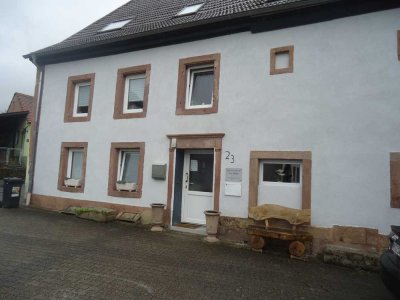 Schönes gepflegtes 1 FH (altes Bauernhaus) in Ottweiler OT