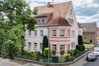 Attraktive Gelegenheit: Repräsentative Villa mit 3 Einheiten und viel Potential nahe Frankfurt