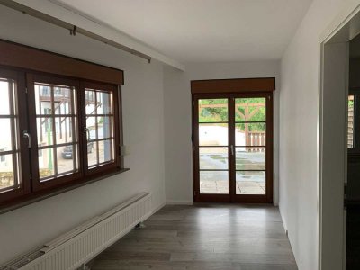 Geschmackvolle 2-Raum-Wohnung mit Balkon und EBK in Bodenheim