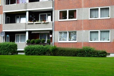 3-Zimmer Wohnung mit Loggia im Erdgeschoss